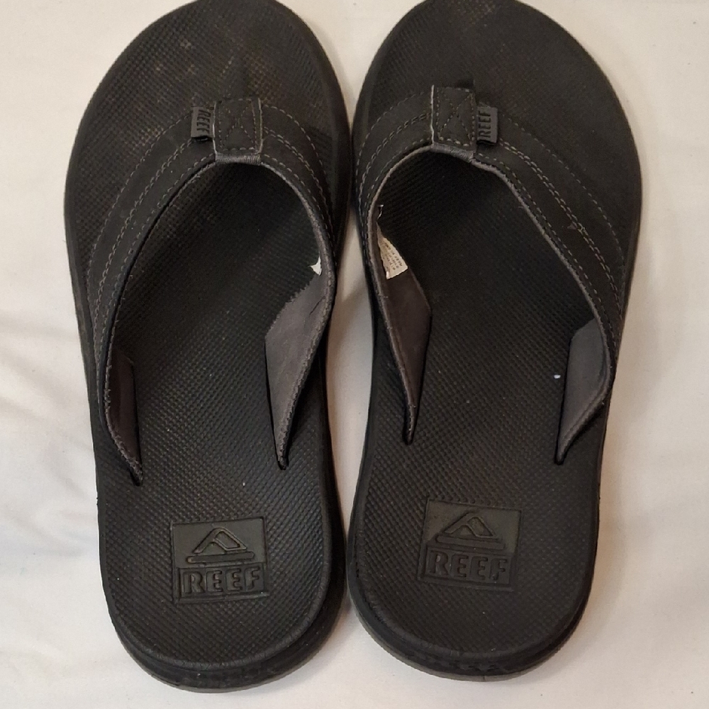 Reef Men's Black Thong Sandals.Bottle Opener On Sole. Size 8.